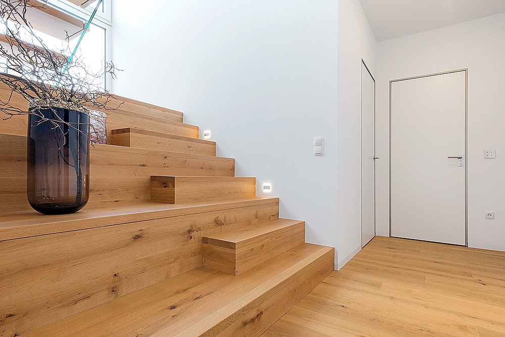 Moderne Stadtvilla - Wandbündige Türen